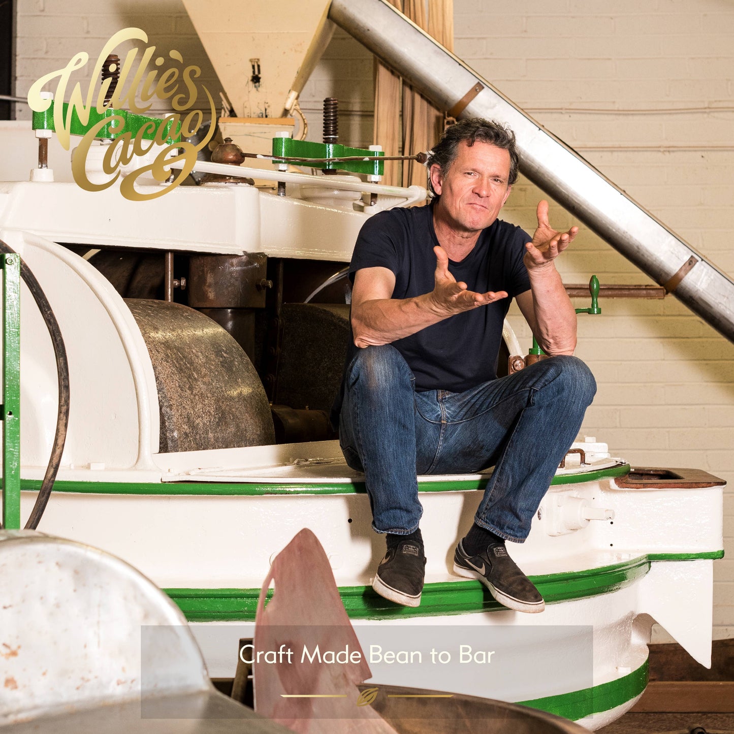 Clementina's Almonds. Milk chocolate. 50g bar