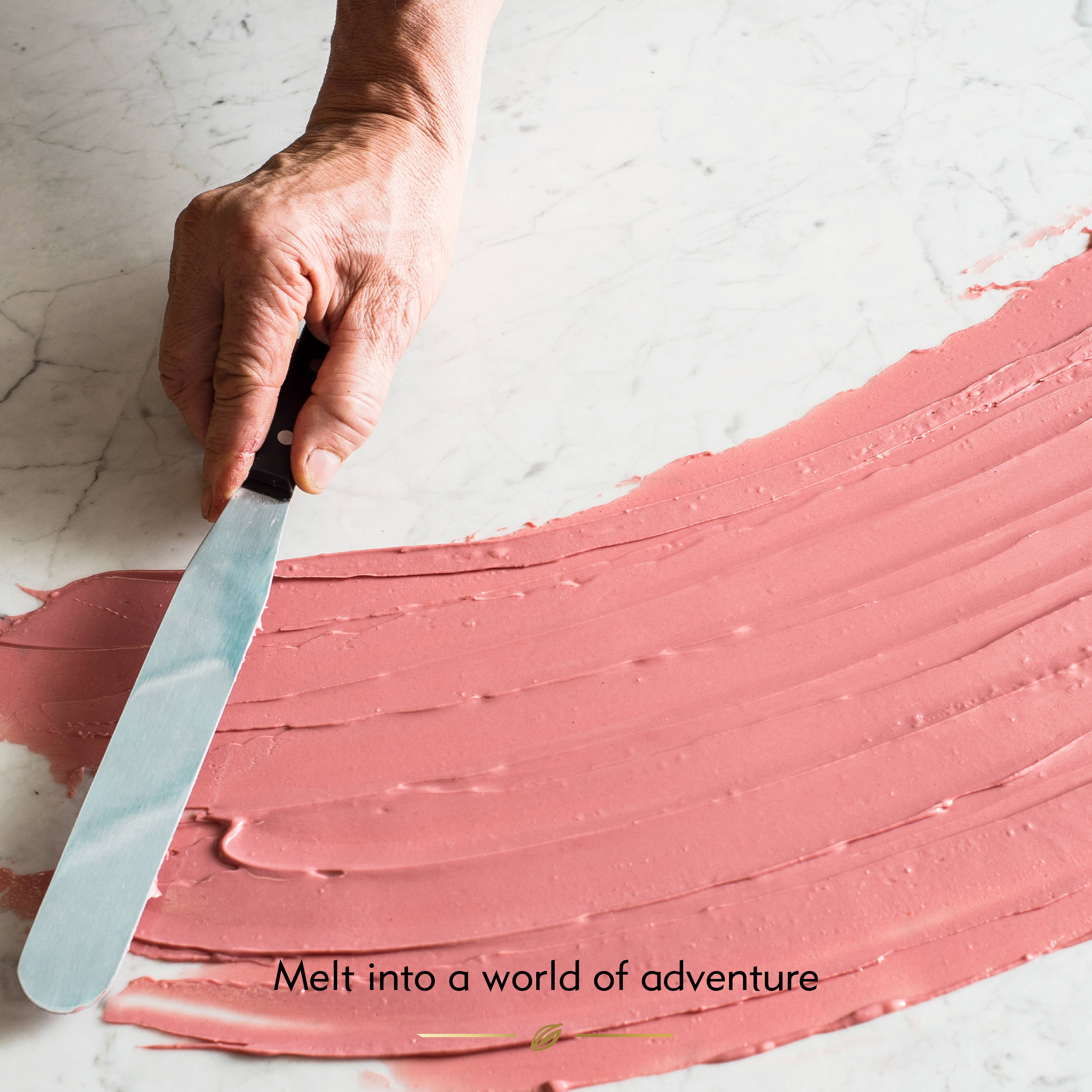 Raspberries & Cream. White chocolate w. raspberries 50g bar